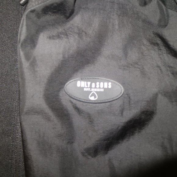 Black only & sons windbreaker. - Picture 4 of 5